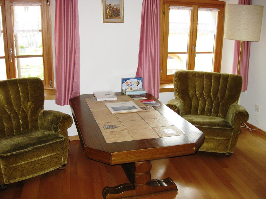 Pensiun Garni Plaz Hotel Scuol Exterior photo